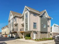 单价仅$400/尺入住市排名第二中学学区，传统西人区感受纯正北美风情