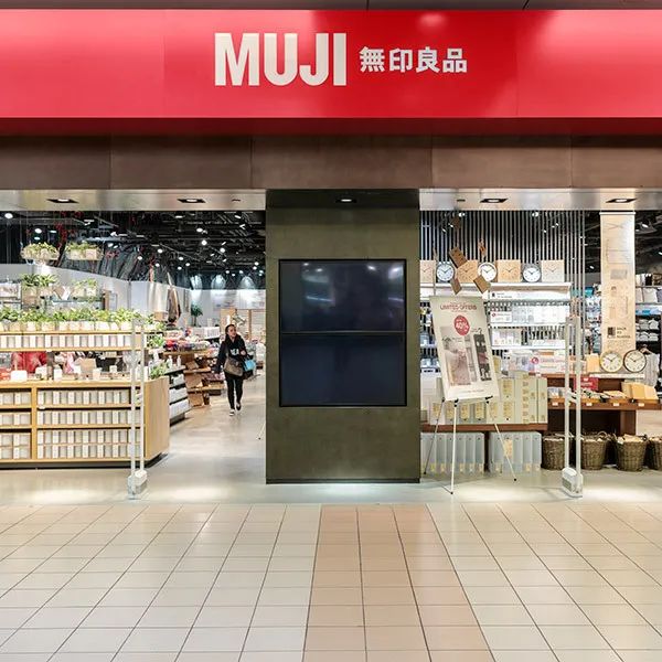 Metrotown黄金地段,低至$47.99万入住园畔高层单位,开启绿色人居生活 Metrotown黄金地段,低至$47.99万入住园畔高层单位,开启绿色人居生活