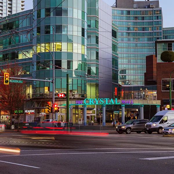 Metrotown黄金地段,低至$47.99万入住园畔高层单位,开启绿色人居生活 Metrotown黄金地段,低至$47.99万入住园畔高层单位,开启绿色人居生活